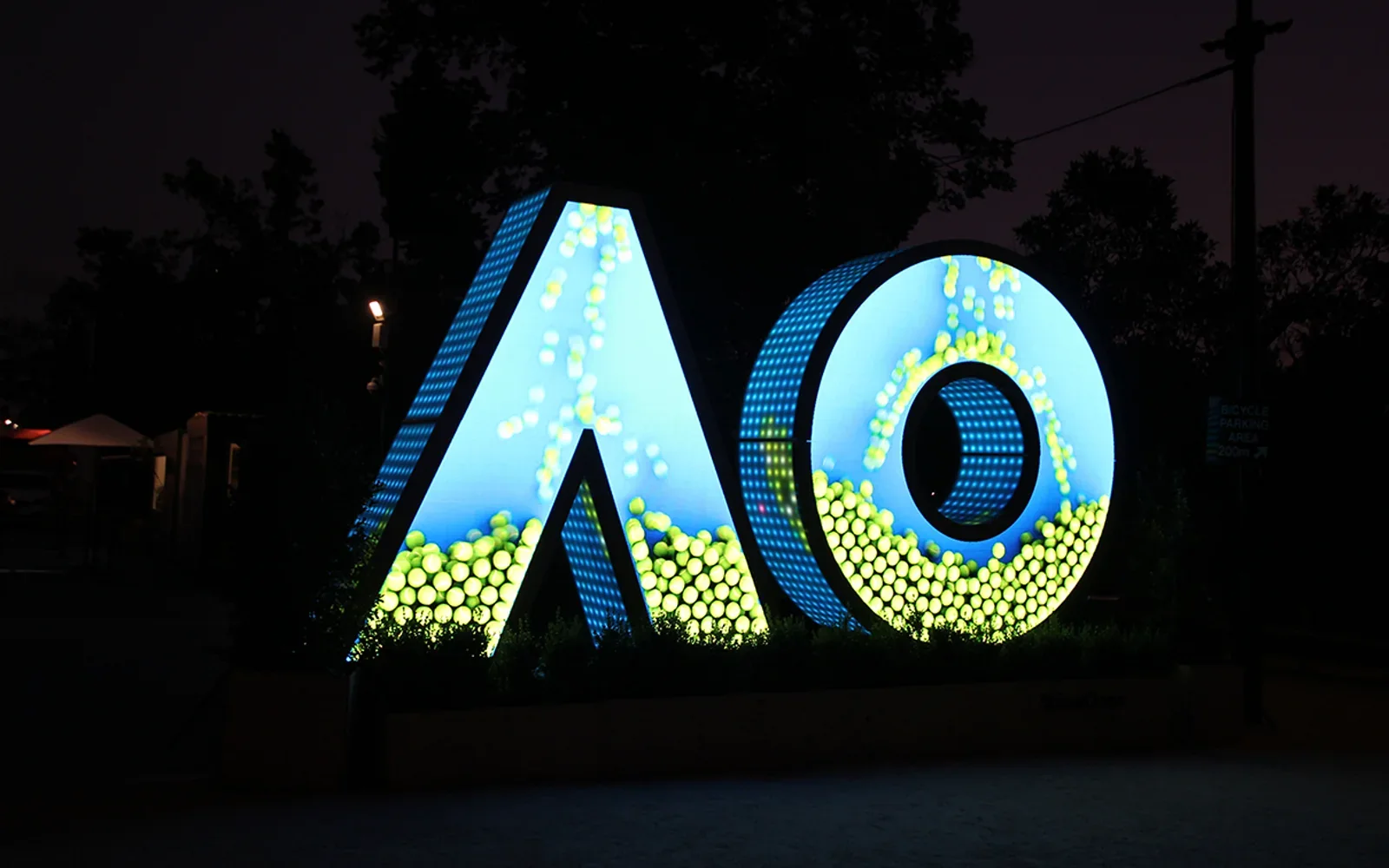 Case Study: Custom-Shaped LED Brings a Flagship Retail Window to Life